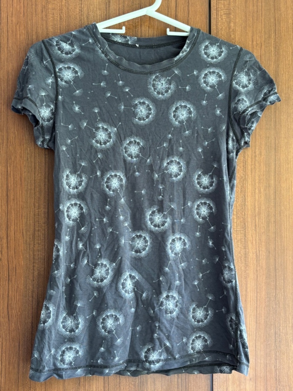 Lululemon Charcoal Grey Dandelion Print Short Sleeve T-Shirt Size 4